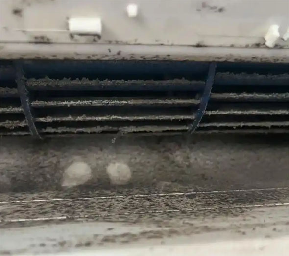 田家庵空调吹的风有股烧焦味是怎么回事